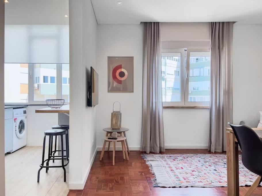 Olaias Lisbon 2 Bed Near Metro 2 Apartment Bagian luar foto